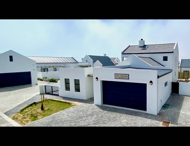 4 BEDROOM HOUSE FOR SALE IN ATLANTIC SANDS PRIVATE ESTATE